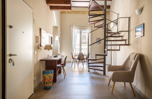 Centro Storico Apartment | Santa Cecilia Apartment 6A by Wonderful Italy