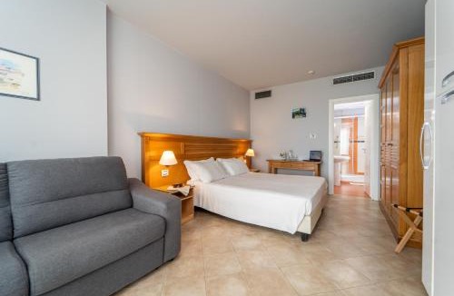Marinella Di Cutro Resort | Santa Monica Resort