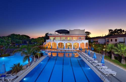 Marinella Di Cutro Resort | Santa Monica Resort