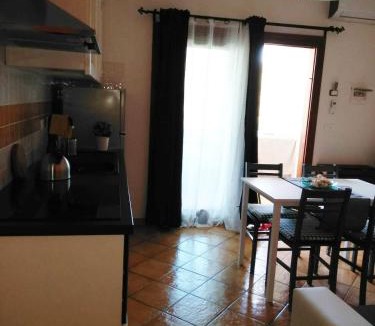 Santa Teresa di Gallura Apartment | Santa Teresa Gallura - Casa con Parcheggio - 5min auto Rena Bianca - AC