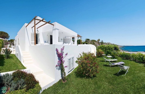 Fontane Bianche Villa | Sea front holiday villa in Fontane Bianche - DiCasaInSicilia