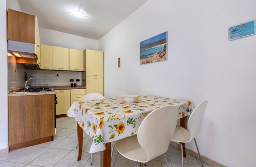 Paduledda House | Sea View Isola Rossa Apartment with Sea View, Wi-Fi, and Air Conditioning