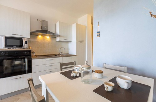 Paduledda House | Sea View Isola Rossa Apartment with Sea View, Wi-Fi, and Air Conditioning