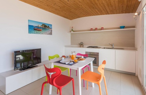 Marina di Ragusa Hostel | Sea View Small Apartment