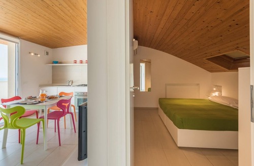 Marina di Ragusa Hostel | Sea View Small Apartment