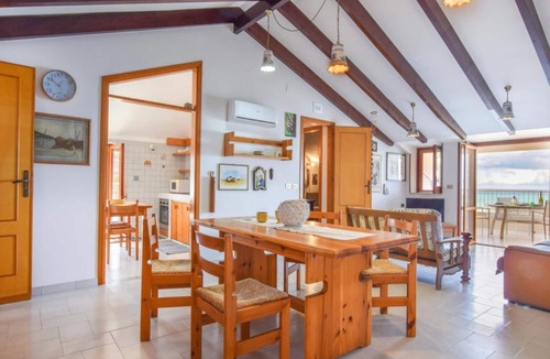 Alcamo Marina Apartment | Seafront stay in Alcamo