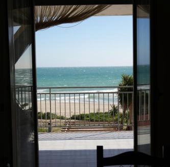 Strongoli House | SEAFRONT SUITE 5 Stars - Comfortable Apartment