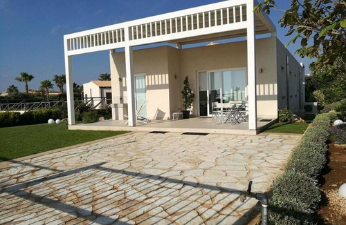 Petrosino Villa | Seafront Villa "The Cliff"