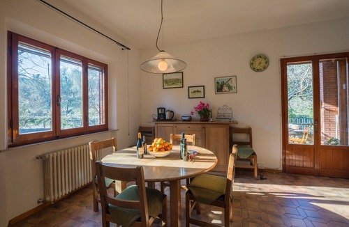 Lucignano House | Semi-detached house with stunning pool and large garden in Lucignano