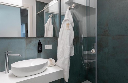 Castellammare House | Serenea Suites & Apartments