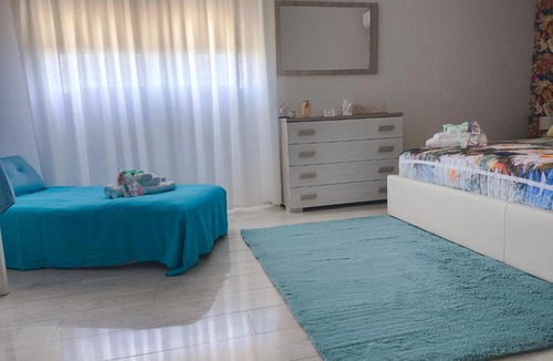 Scordia House | Shine Flowers Room