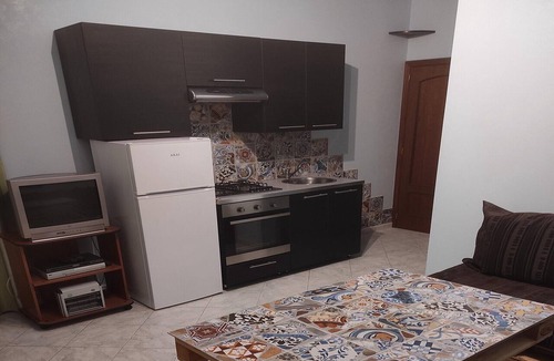 Santa Venerina Apartment | Sicilian Retreat: Pool & Garden