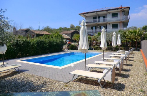 Santa Venerina Apartment | Sicilian Retreat: Pool & Garden