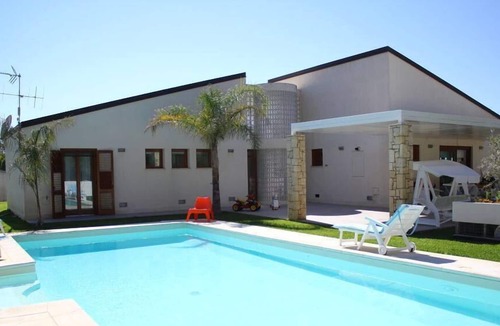 Alcamo Marina Villa | Sicily Alcamo Marina: villa - heated pool a few meters from the sea / beach