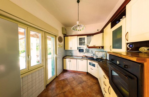 Pietraperzia House | Sicily Authentic Cottage, Outdoor Hot Tub & Century-Old Olive Park, Donna Caterina House