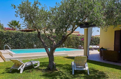 Marsala Villa | Sicily villa with pool only 300mt from the sea/ Perfect for enjoy of a sunny day in the swimming poo