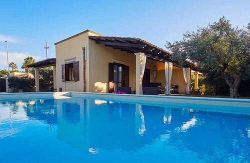 Marsala Villa | Sicily villa with pool only 300mt from the sea/ Perfect for enjoy of a sunny day in the swimming poo