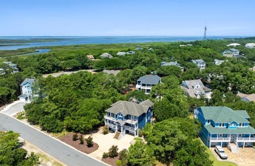 Corolla House | Sidebar