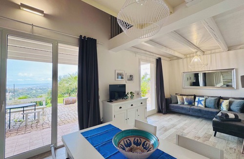 Cava dʼAliga Villa | Single villa with private pool and lovely sea view
