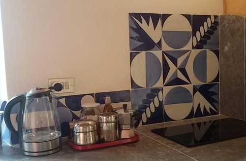 Tortorella Apartment | Small fine bright apartment in the green with sea view