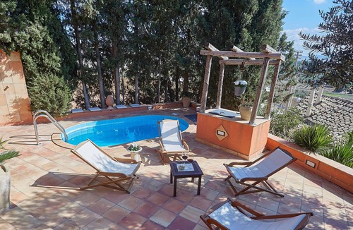 Buseto Palizzolo Villa | Small villa with swimming pool near Trapani
