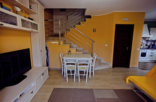 Vibo Marina Apartment | Solar house with garden, quiet area 30 meters from the beach