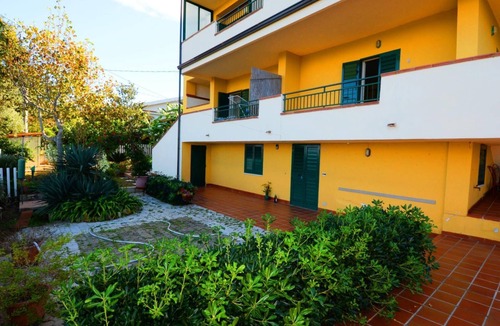 Santa Domenica Apartment | Sole apartment with sea view and free wi fi (n ° 3)