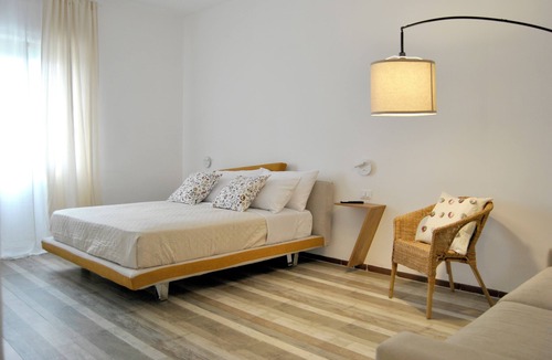 Bagnoli House | Sorriso 98 B&B
