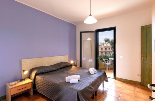 Santa Teresa di Gallura Apartment | Spacious apartment near Beach & Pool