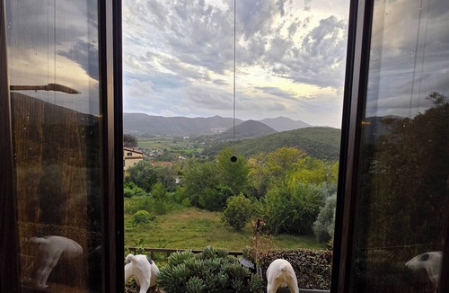 Caiazzo Apartment | Spacious 150sqm Art Apartment, 2 Baths, up to 2 Guests – Walk to Pepe in Grani