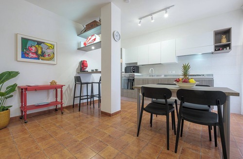 Pozzallo Apartment | Spacious 3-bedroom beachfront apartment