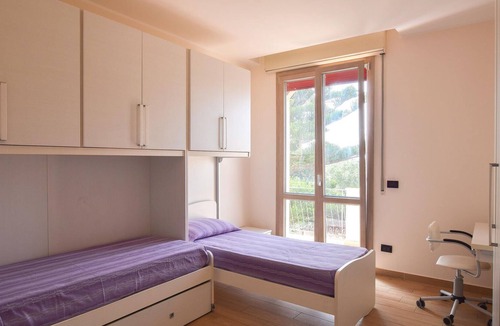 Lazzaro Apartment | Spacious apartment with plenty of space for the whole family and beautiful sea view.