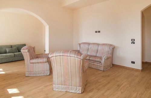 Lazzaro Apartment | Spacious apartment with plenty of space for the whole family and beautiful sea view.