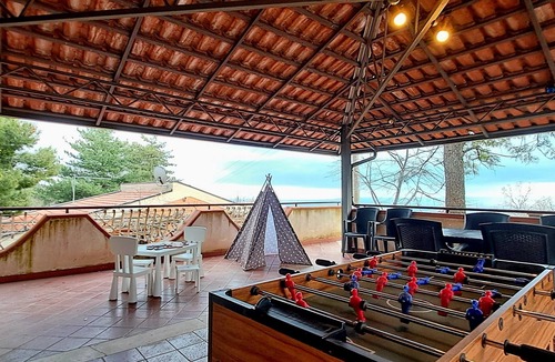 Ragalna Villa | Spacious villa with pool, sleeps 10, at the foot of Mount Etna, 20 km from Catania
