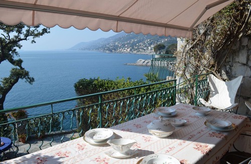 Camogli House | Spectacular dream house directly by the sea with private bathing jetty