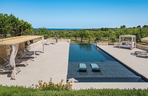 Noto Villa | Spectacular Mediterranean Villa with Stunning Garden and private Pool in Vendicari - DiCasaInSIcilia