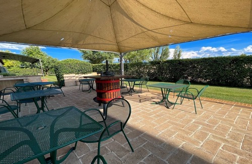 Limiti Villa | Spello By The Pool - Sleeps 11 is an unmissable experience. Huge exclusive pool