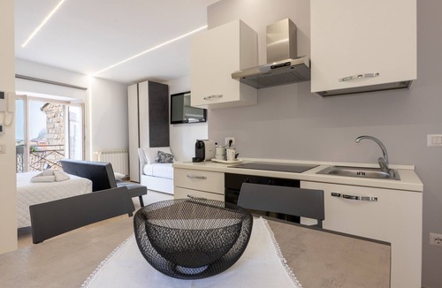 Mistretta Apartment | Studio 3 with View, Wi-Fi and Air Conditioning