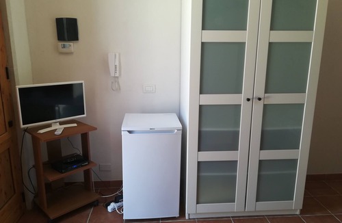 Ragusa Apartment | Studio apartment in countryside villa with pool close to sea