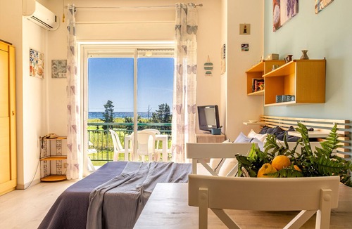 Porticato Apartment | STUDIO CORAL VIEW - apartment with sea view