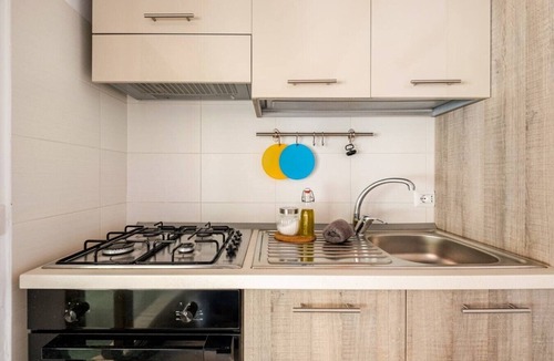 Ognina Apartment | Studio in a Villa · Private Veranda · 200m from the Sea