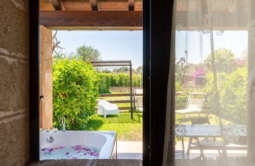 Carpignano Salentino Apartment | Studio 'Masseria Giamarra, Pajara 9' with Shared Pool, Wi-Fi and Air Conditioning