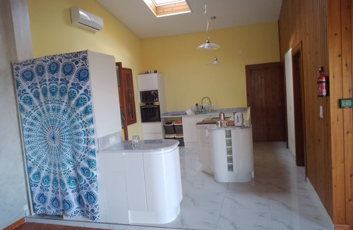Termini Imerese Apartment | Stunning 2 bedroom self-catering apartment with wifi and AC in Sicilia
