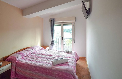 Palmi Apartment | Stunning apartment in Palmi with house sea view