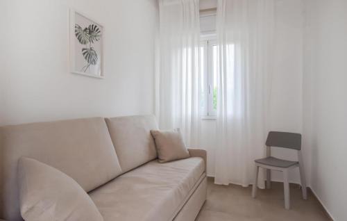 Torrenova House | Stunning Home In Torrenova With Swimming Pool