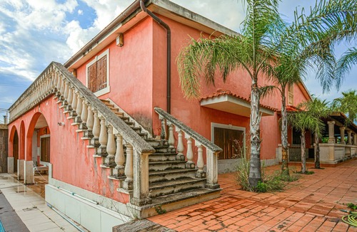 Vittoria House | Stunning home in Vittoria