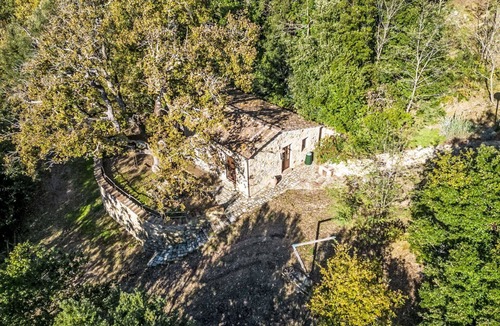 Pari Villa | Stunning private villa for 4 people with WIFI, patio, pets allowed and panoramic view