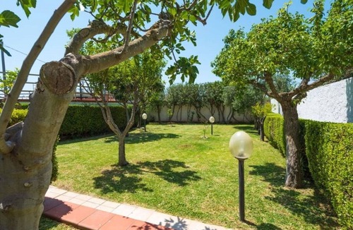 Ragusa Villa | Stunning private villa for 10 guests with A/C, private pool, WIFI, TV, patio and pets allowed