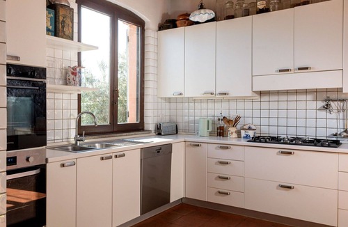 Massa Marittima Villa | Stunning private villa with WIFI, private pool, A/C, TV, patio, pets allowed and panoramic view