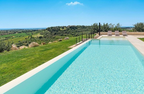 Noto Villa | Stunning private villa for 8 guests with A/C, WIFI, private pool, TV, terrace and panoramic view